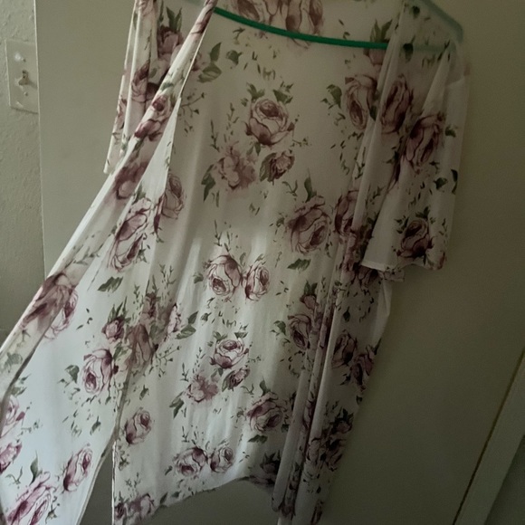 Sheet flower print Kimono - Picture 2 of 2